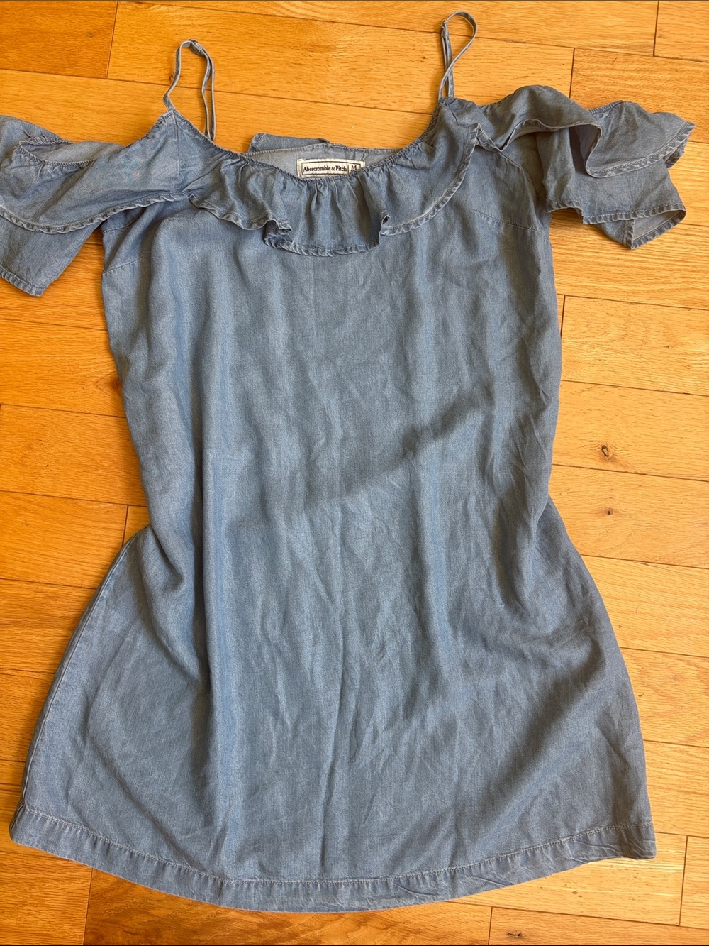 Abercrombie & Fitch Chambray Blue Off-Shoulder Ruffle dress - Med nwot